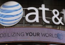 AT&T defends unlimited data throttling, says the FTC can’t stop it