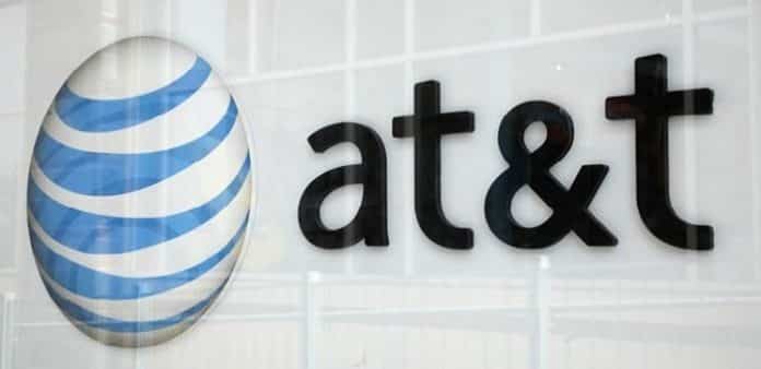 AT&T text messages can be faked to send phishing links to its customers