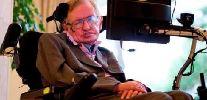 Stephen Hawking says that computers will outdo humans in the next 100 years