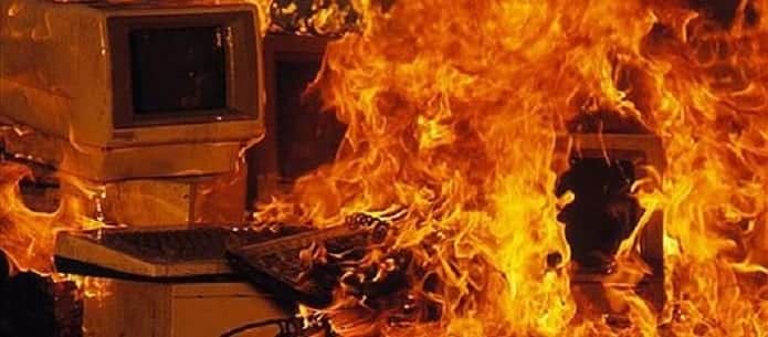 Revenge of the Nerd : 15 year-old boy fails to hack into school network, sets computer lab on fire