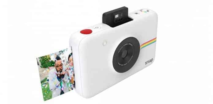 Take instant photos with Polaroid Snap inkless camera