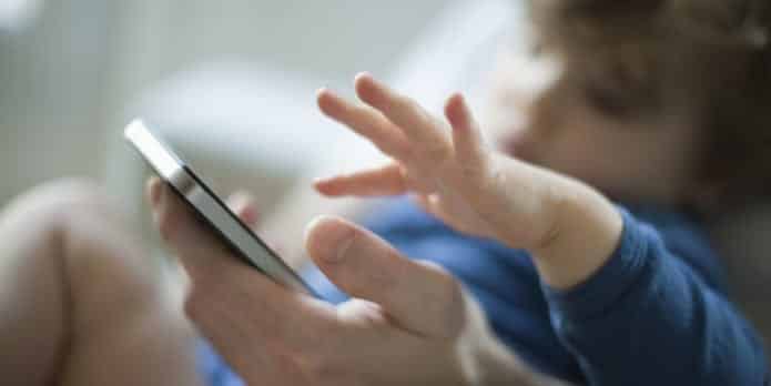 Behavior expert believes children should not be given smartphones until they are 16