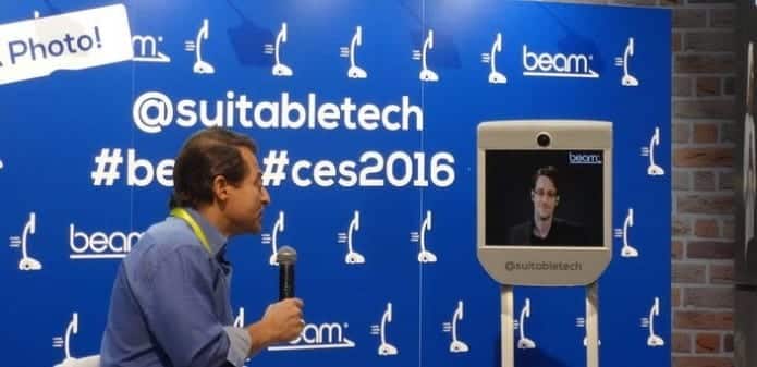 Snowden wows CES 2016 crowd disguised as Robot