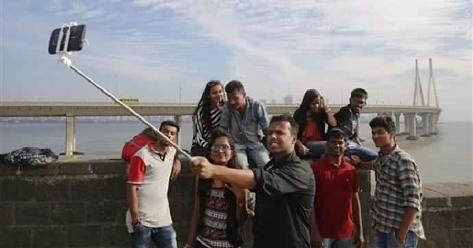 Selfie Attempt Goes Awry, 5 Tourists Get Injured After Falling Off Cliff