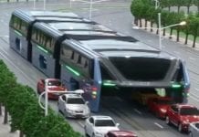China's futuristic "Land Airbus" to straddle roads by the end of the year