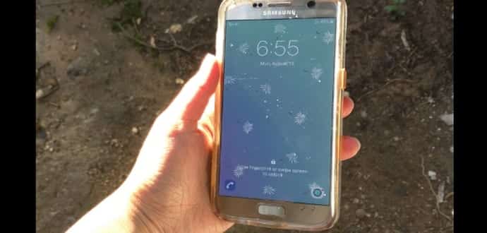 Samsung Galaxy S7 falls into the lake, survives for two hours underwater and still works