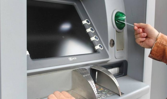 Programmer discovers ATM flaw