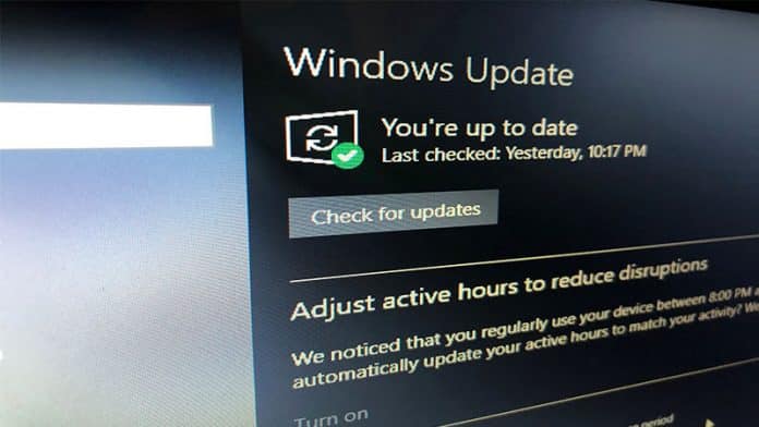 Latest cumulative update for Windows 10 fail to install, causes random restarts
