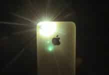 Turn Off/On Flashlight On iPhone